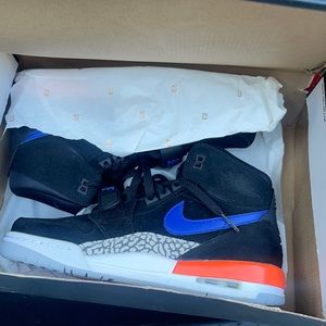 New shoes never worn . Perfect Christmas gift for a boy or girl !